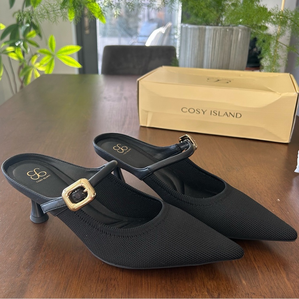 NIB - Cosy Island GraceLithe Pointed Toe Mules - Black - Size 8 (New in Box)